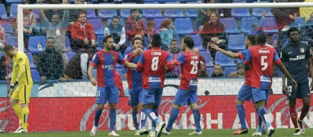 Jugadores del Levante celebrando el tanto frente al Atlético Jugadores del Levante celebrando el tanto frente al Atlético