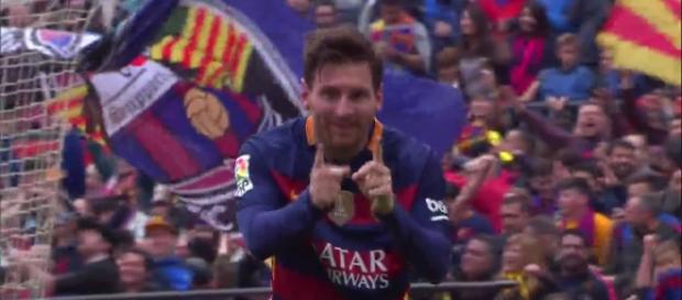 Messi abrió la lata en el derbi con un bonito gol de falta Messi abrió la lata en el derbi con un bonito gol de falta
