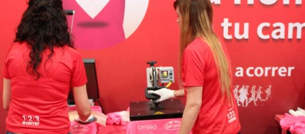 Stand de camisetas de la Carrera de la Mujer. Stand de camisetas de la Carrera de la Mujer.