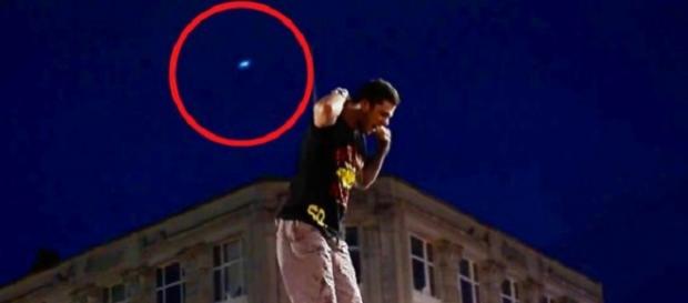 Ufo durante i festeggiamenti per la vittoria in Premier League del Leicester City Ufo durante i festeggiamenti per la vittoria in Premier League del Leicester City
