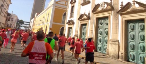 Corrida de Rua no Recife, estimulando atletas - Foto: Tânia Lima