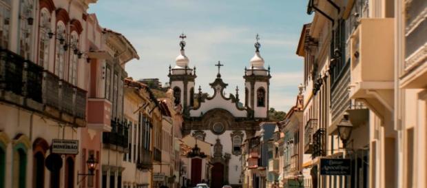 Araguari é a primeira cidade mineira a receber a tocha olímpica. Araguari é a primeira cidade mineira a receber a tocha olímpica.