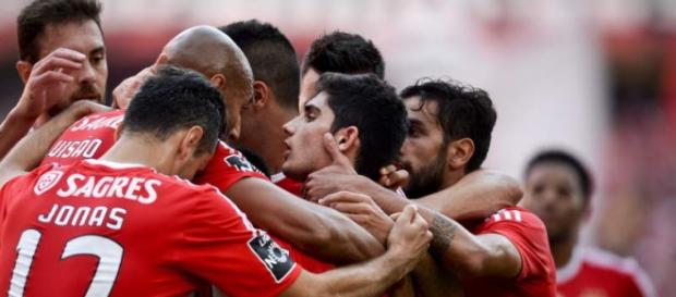 Benfica já tem várias propostas em cima da mesa Benfica já tem várias propostas em cima da mesa