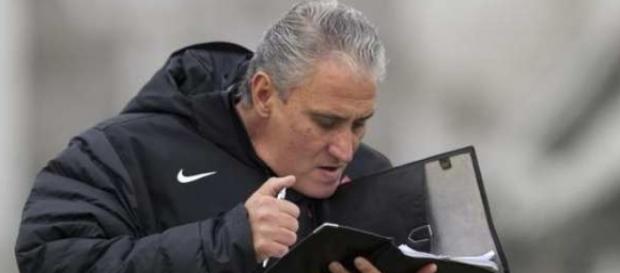 Com lista em mãos, Tite vai decidir quem deixará o Corinthians Com lista em mãos, Tite vai decidir quem deixará o Corinthians