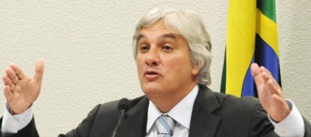 Delcídio do Amaral se defendeu nessa segunda-feira no Senado Delcídio do Amaral se defendeu nessa segunda-feira no Senado