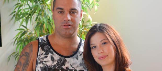 O casal procura emprego para Cátia O casal procura emprego para Cátia