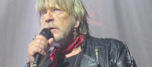 Renaud concert 2016 - France - CC BY Renaud concert 2016 - France - CC BY
