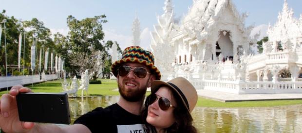 Selfie de couple en vacances en Thaïlande Selfie de couple en vacances en Thaïlande