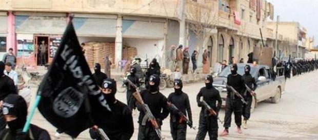 Terrorismo, fermati militanti Isis a Bari Terrorismo, fermati militanti Isis a Bari