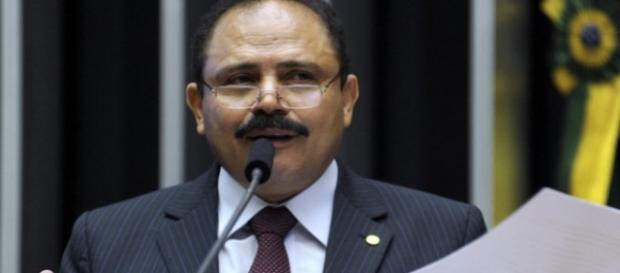 Valdir Maranhão acata pedido de anulação de impeachment de Dilma Valdir Maranhão acata pedido de anulação de impeachment de Dilma