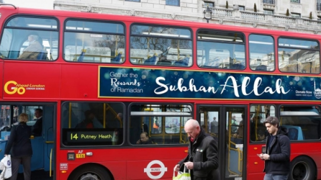 i primi annunci sono gi&agrave; comparsi sui mezzi pubblici