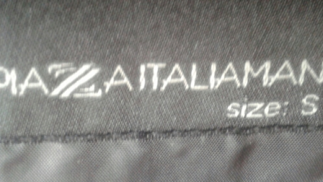 Il noto Logo dell'azienda italiana 'Piazza Italia'