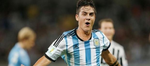 Dybala con la selección argentina de fútbol. Dybala con la selección argentina de fútbol.