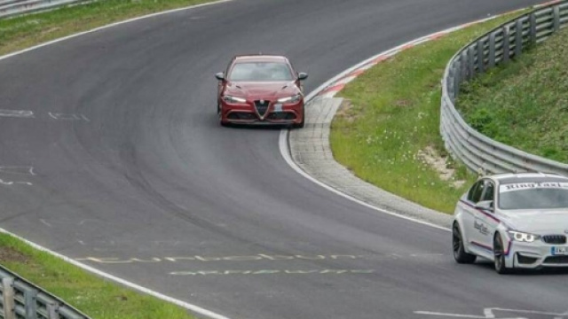 Alfa Romeo Giulia Quadrifoglio Zf8 foto spia dal Nurburgring