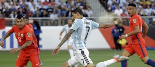 Angel Di Maria el encargado de convertir el primer gol ante Chile
