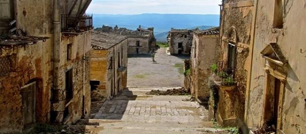 Le rovine di Poggioreale, valle del Belice, Sicilia Le rovine di Poggioreale, valle del Belice, Sicilia
