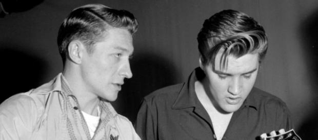 Primeiro guitarrista de Elvis morre aos 84 anos Primeiro guitarrista de Elvis morre aos 84 anos