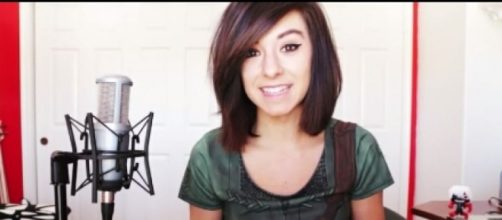 La giovane cantante uccisa, Christina Grimmie, in un video di You tube.