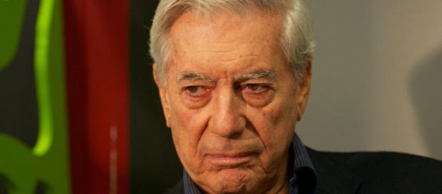 Después de ser amigos durante mucho tiempo, Isabel Preysler y Mario Vargas Llosas llevan un año de romance con vistas a un futuro matrimonio. Después de ser amigos durante mucho tiempo, Isabel Preysler y Mario Vargas Llosas llevan un año de romance con vistas a un futuro matrimonio.