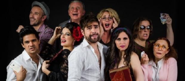 Los viernes, justo a la medianoche Los viernes, justo a la medianoche