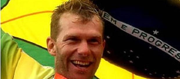 Robert Scheidt, nosso maior herói olímpico. Robert Scheidt, nosso maior herói olímpico.