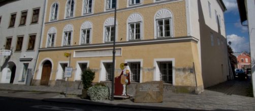 La casa natale di Hitler a Braunau in Austria