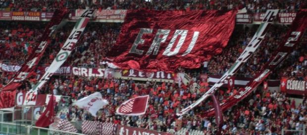 Adeptos do Toro no Estádio "Grande Torino" Adeptos do Toro no Estádio "Grande Torino"