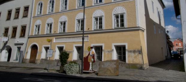 La casa natale di Hitler a Braunau in Austria La casa natale di Hitler a Braunau in Austria