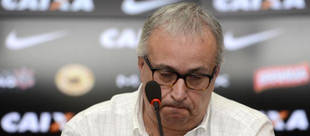 A diretoria do Corinthians não pretende gastar muito com negociações A diretoria do Corinthians não pretende gastar muito com negociações