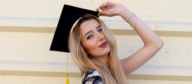 Andreea Paraschiv, tânăra care a murit într-un tragic accident Andreea Paraschiv, tânăra care a murit într-un tragic accident