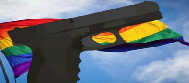 Dircursos de homofobia y racistas Dircursos de homofobia y racistas