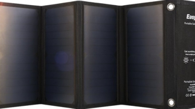 Caricabatteria Solare 4 porte con 28W