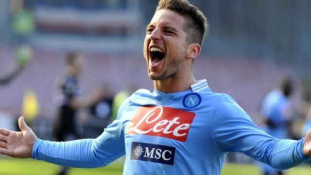 Mertens, centrocampista del Napoli e della nazionale belga