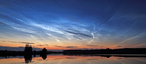 Le nubi nottilucenti sono nubi mesosferiche che si sviluppano nel semestre estivo nelle regioni polari.