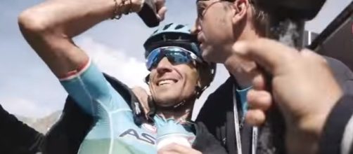 Vincenzo Nibali, la gioia per la vittoria al Giro d'Italia