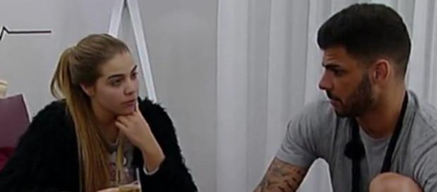 O casal ainda não se encontrou depois da saída. O casal ainda não se encontrou depois da saída.