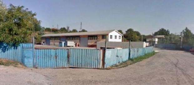 Sclavie modernă într-o fabrică clandestină din România Sclavie modernă într-o fabrică clandestină din România