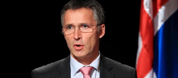 Secretarul general NATO Jens Stoltenberg, ia în considerare propunerea României de a găzdui un batalion de 5.000 de militari Secretarul general NATO Jens Stoltenberg, ia în considerare propunerea României de a găzdui un batalion de 5.000 de militari