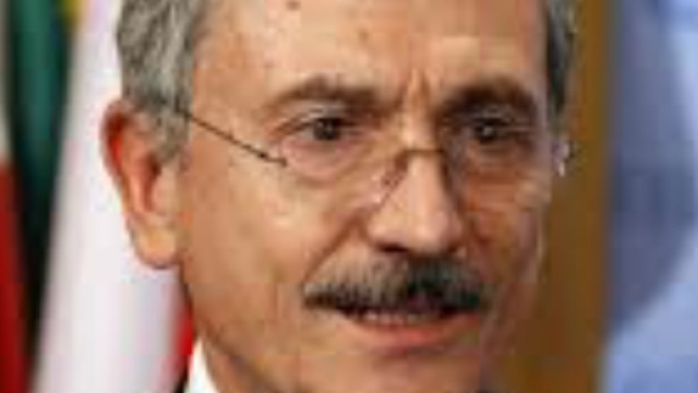 Nuova polemica tra D'Alema e il Pd di Renzi