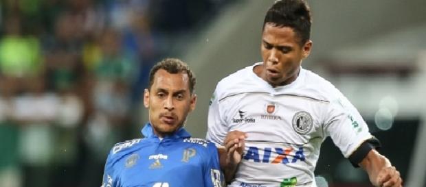 Alan Patrick teve passagem relâmpago no Verdão, apenas quatro meses Alan Patrick teve passagem relâmpago no Verdão, apenas quatro meses