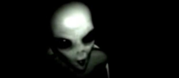 É provável que, nos próximos 1.500, anos haja contato entre seres humanos e alienígenas. (YouTube) É provável que, nos próximos 1.500, anos haja contato entre seres humanos e alienígenas. (YouTube)