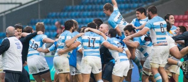 Con tres victorias, Los Pumitas completaron de manera exitosa la primera fase del Mundial U20 en Inglaterra Con tres victorias, Los Pumitas completaron de manera exitosa la primera fase del Mundial U20 en Inglaterra
