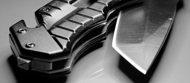 Messer sind gefährliche Waffen: Einfach zu bekommen und kompakt. Messer sind gefährliche Waffen: Einfach zu bekommen und kompakt.