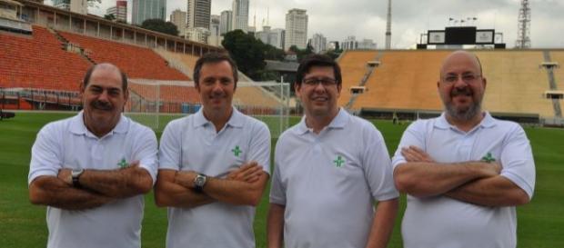 O time de apresentadores e comentaristas do 'Cartão Verde' estará no ar, nas noites de quinta. (Foto: TV Cultura) O time de apresentadores e comentaristas do 'Cartão Verde' estará no ar, nas noites de quinta. (Foto: TV Cultura)