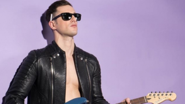 Foto del cantautore Luca Dirisio