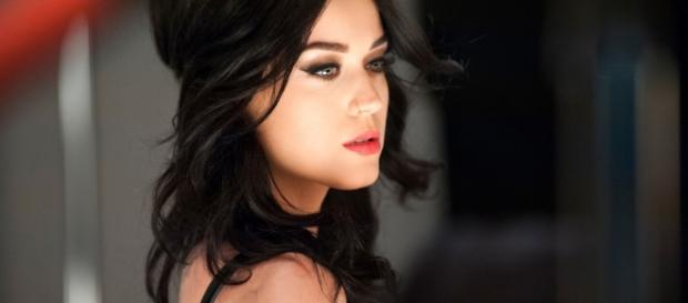 Katy perry si prepara a tornare con il suo nuovo singolo Katy perry si prepara a tornare con il suo nuovo singolo