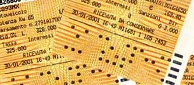 Bollo auto: arrivano esenzioni, riduzioni e sconti in alcune regioni. Bollo auto: arrivano esenzioni, riduzioni e sconti in alcune regioni.