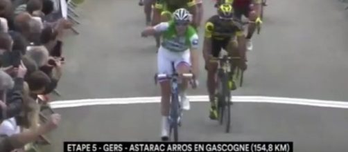 La vittoria allo sprint di Arnaud Demare