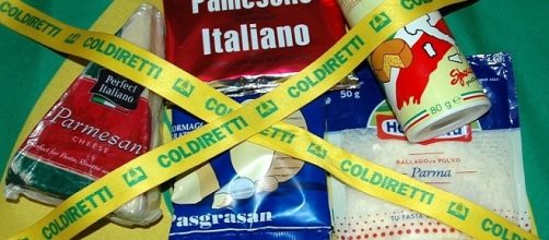 Prodotti italiani contraffatti, in una immagine della Coldiretti