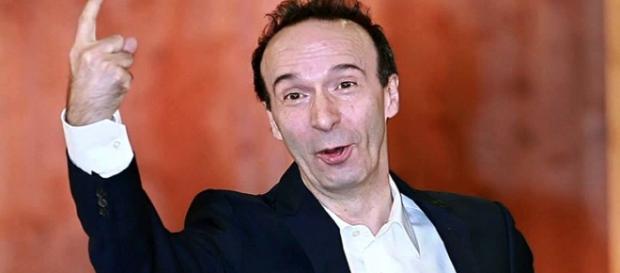 Il comico toscano Roberto Benigni si schiera in favore della riforma costituzionale, Dario Fo lo attacca Il comico toscano Roberto Benigni si schiera in favore della riforma costituzionale, Dario Fo lo attacca